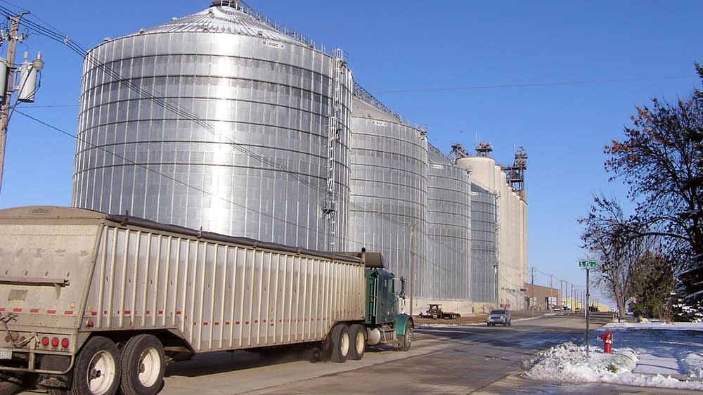 Big corn harvest may put growers in the red, help ethanol MPR News