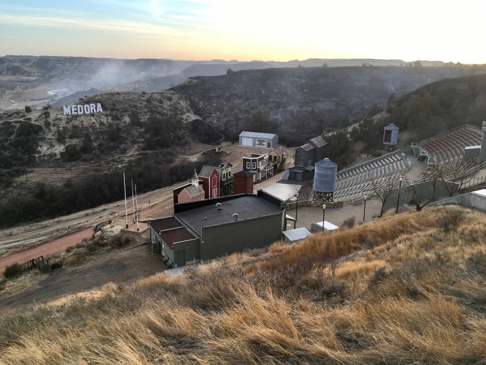 4bf5bb-20210405-medora-wild-