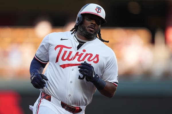 Braves Twins Baseball