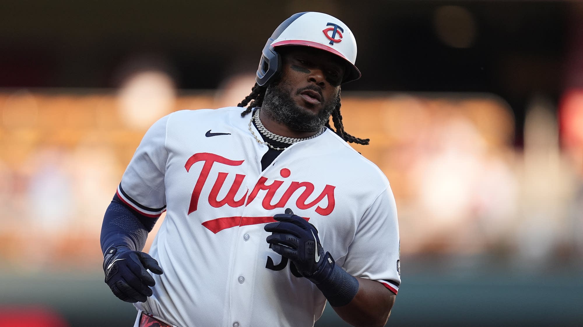 Bell's home run, Jeffers' two-run double push Twins past Braves 4-1