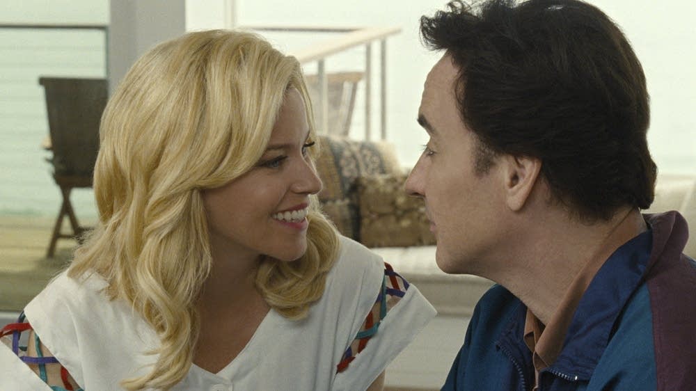 Elizabeth Banks and John Cusack