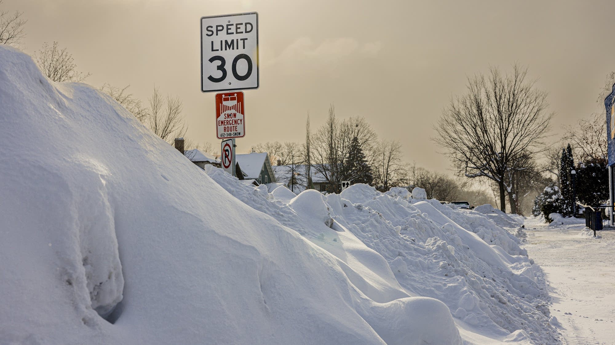 With roads clogged by snow, Minneapolis to begin onesided street