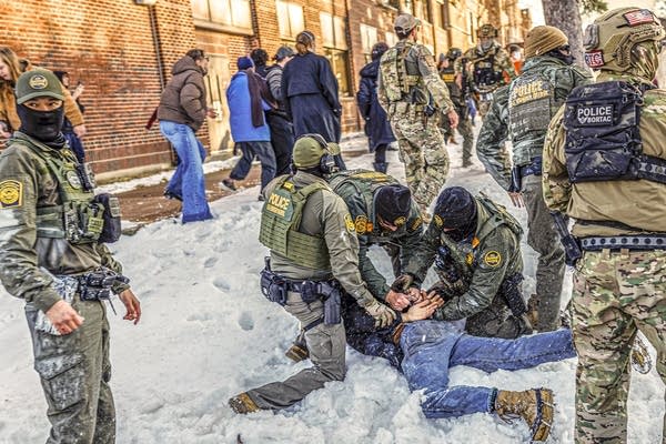 Minneapolis schools cancel classes after Border Patrol clash disrupts dismissal at Roosevelt 