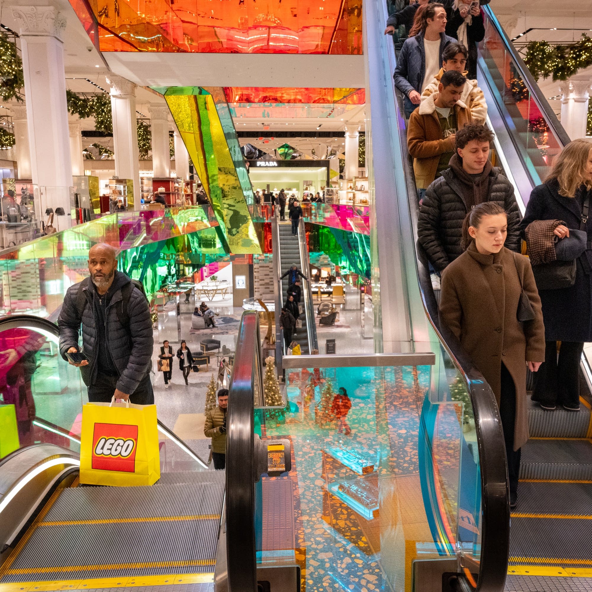 Holiday spending slowdown artwork