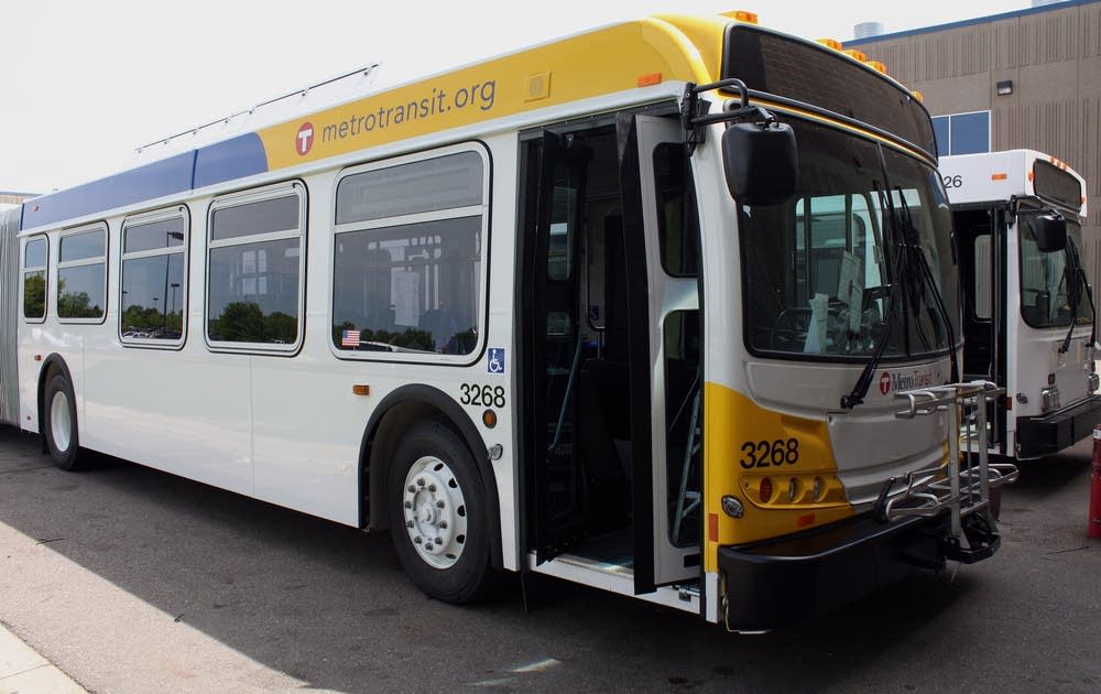 stimulus means big boost for minnesota bus factories minnesota new flyer bus crookston mn