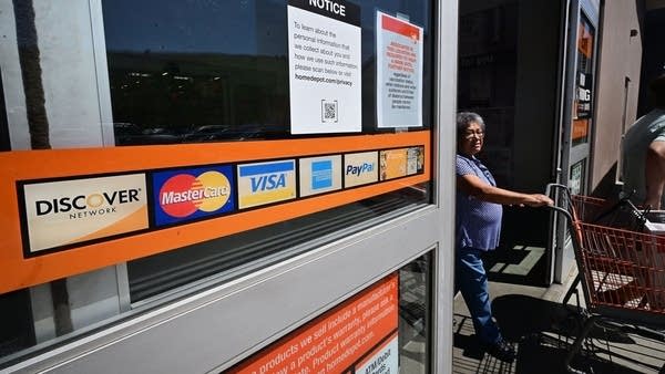 Consumer debt rises in November