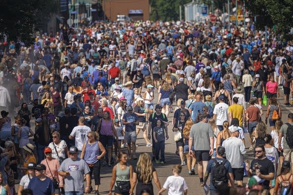 Live updates: Thousands head to the Minnesota State Fair to ring in opening day