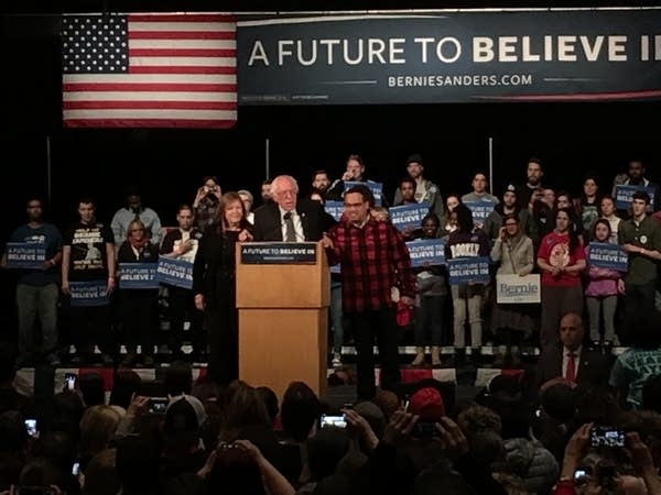 In last Minnesota pitch, Sanders seeks extra effort