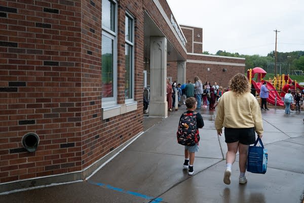 Should Minnesota let schools start whenever they want? Late Labor Day rekindles debate