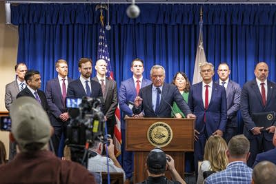 Feds say 15 charged in Minnesota for bilking Medicaid programs