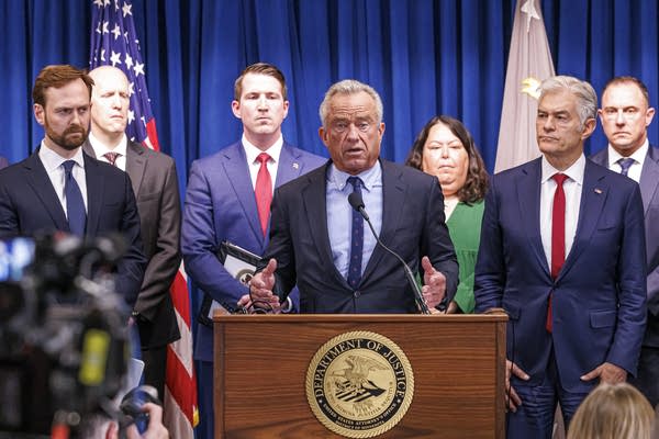 Feds say 15 charged with bilking Medicaid programs in Minnesota