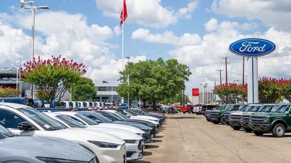 Carmakers like Ford and Lincoln have been offering discounts to offload a surplus of unsold cars.