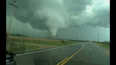 02d5a8-20060614-tornado.jpg