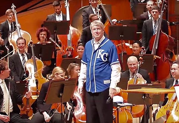 Dueling symphony orchestras as World Series begins