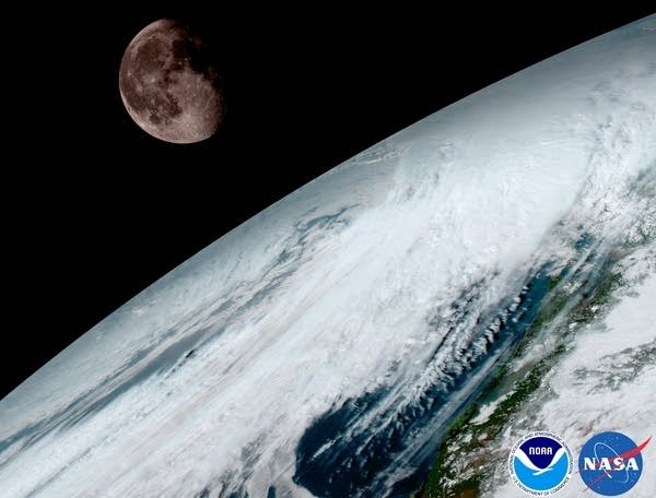 1,000 Words: Earth