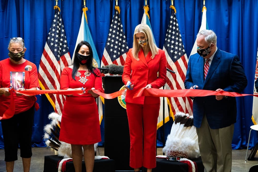 Ivanka Trump visits MN to praise workers in Duluth; open office on