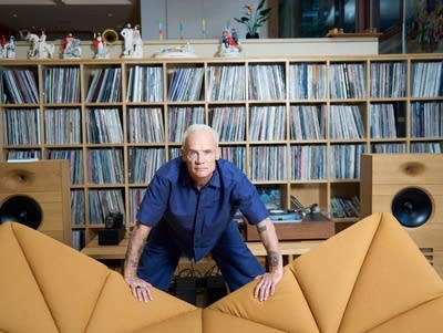 Coffee Break: Famous Bassists