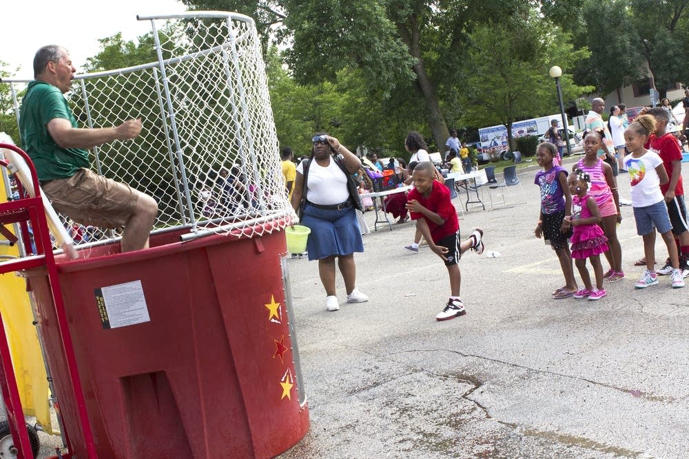 Dunk tank