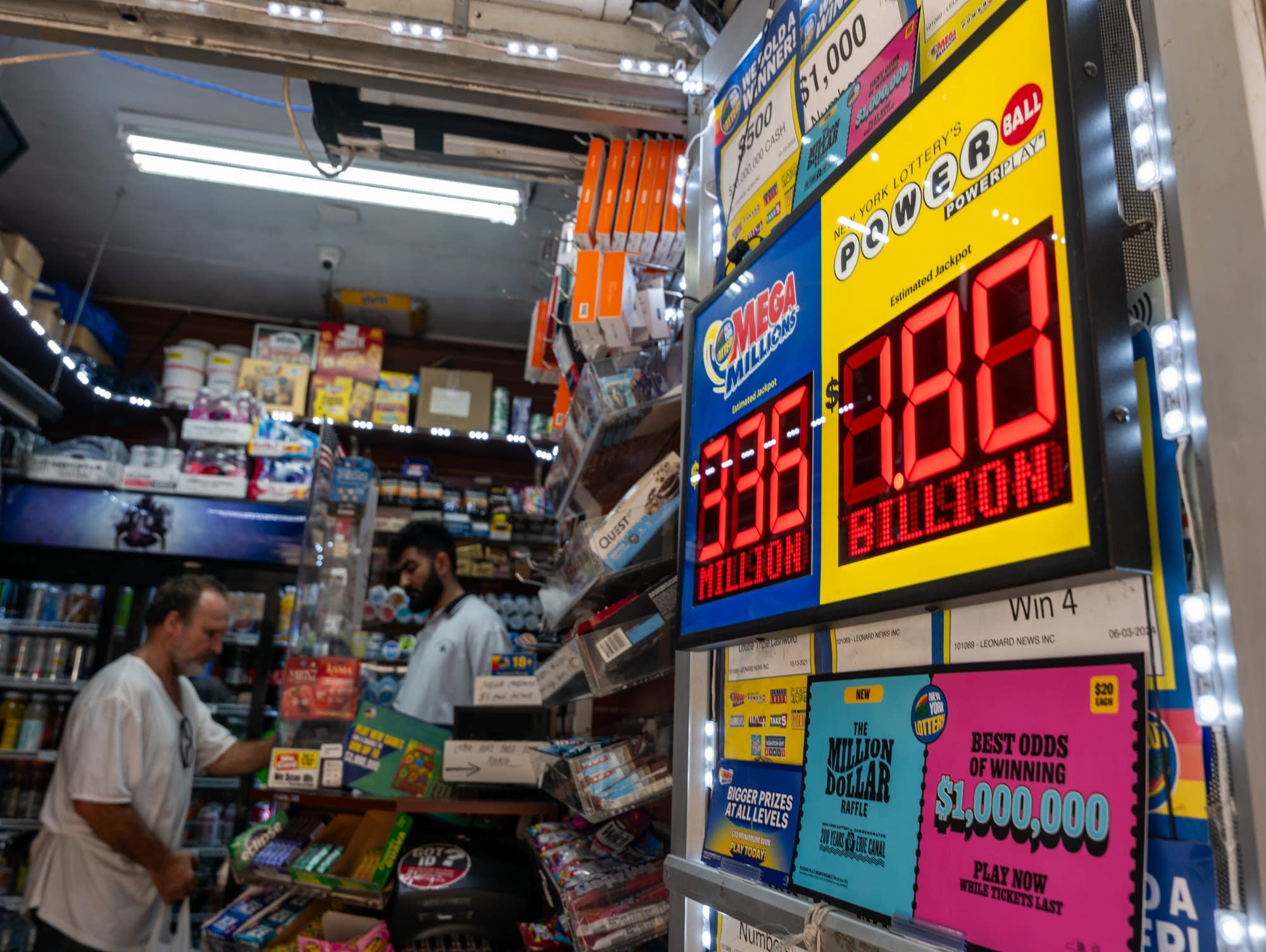 $1.8 billion Powerball jackpot boosts convenience store business