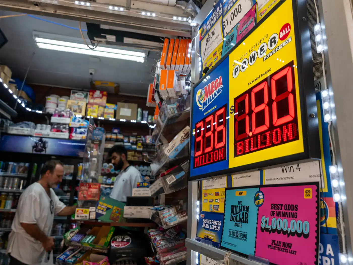 ecba29-20250908-a-newsstand-in