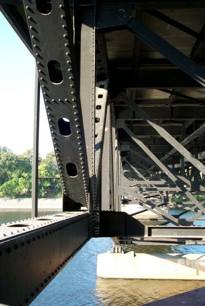 Desoto Bridge truss