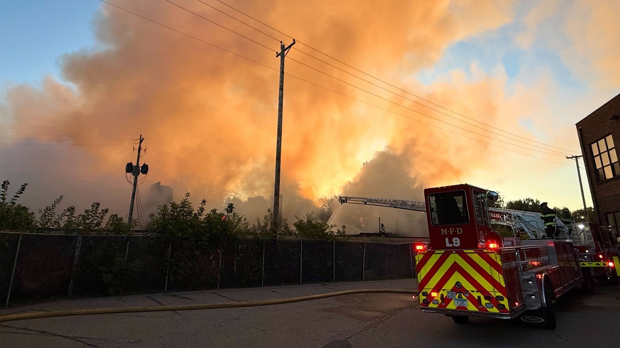 Northeast Minneapolis fire destroys multiple buildings – MPR News