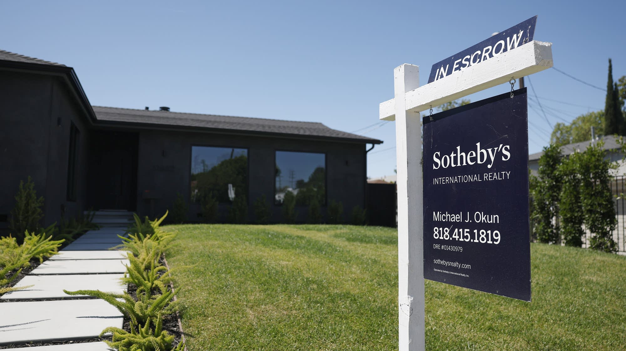 More people are turning to adjustable-rate mortgages