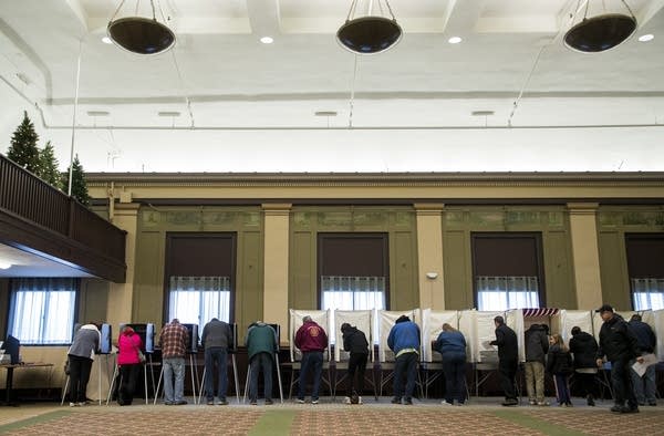 Full voting booths in Eveleth, Minn.