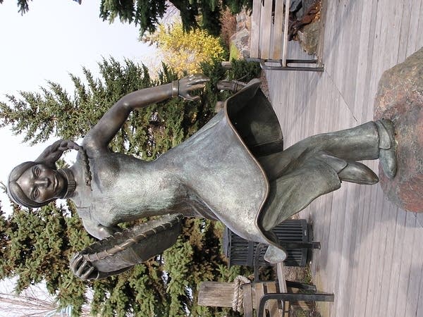 Canal Park statue