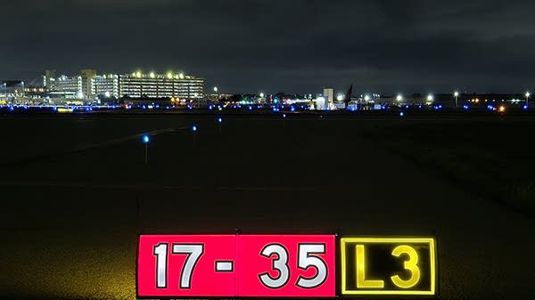MSP Airport closes runway to upgrade lighting