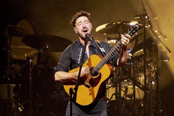 Photos: Mumford & Sons light up the night in St. Paul