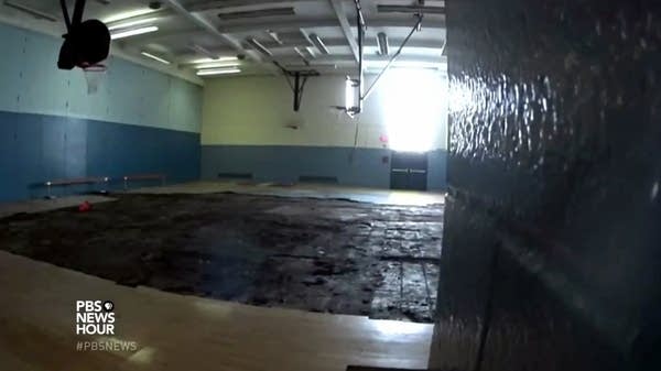 Detroit students sue for better school conditions