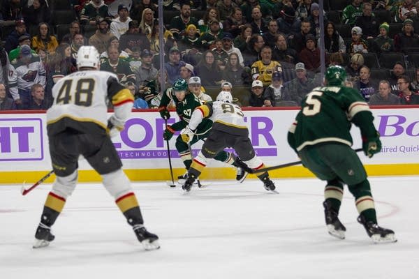 Kaprizov scores on late OT power play to lift Wild past Golden Knights, 3-2