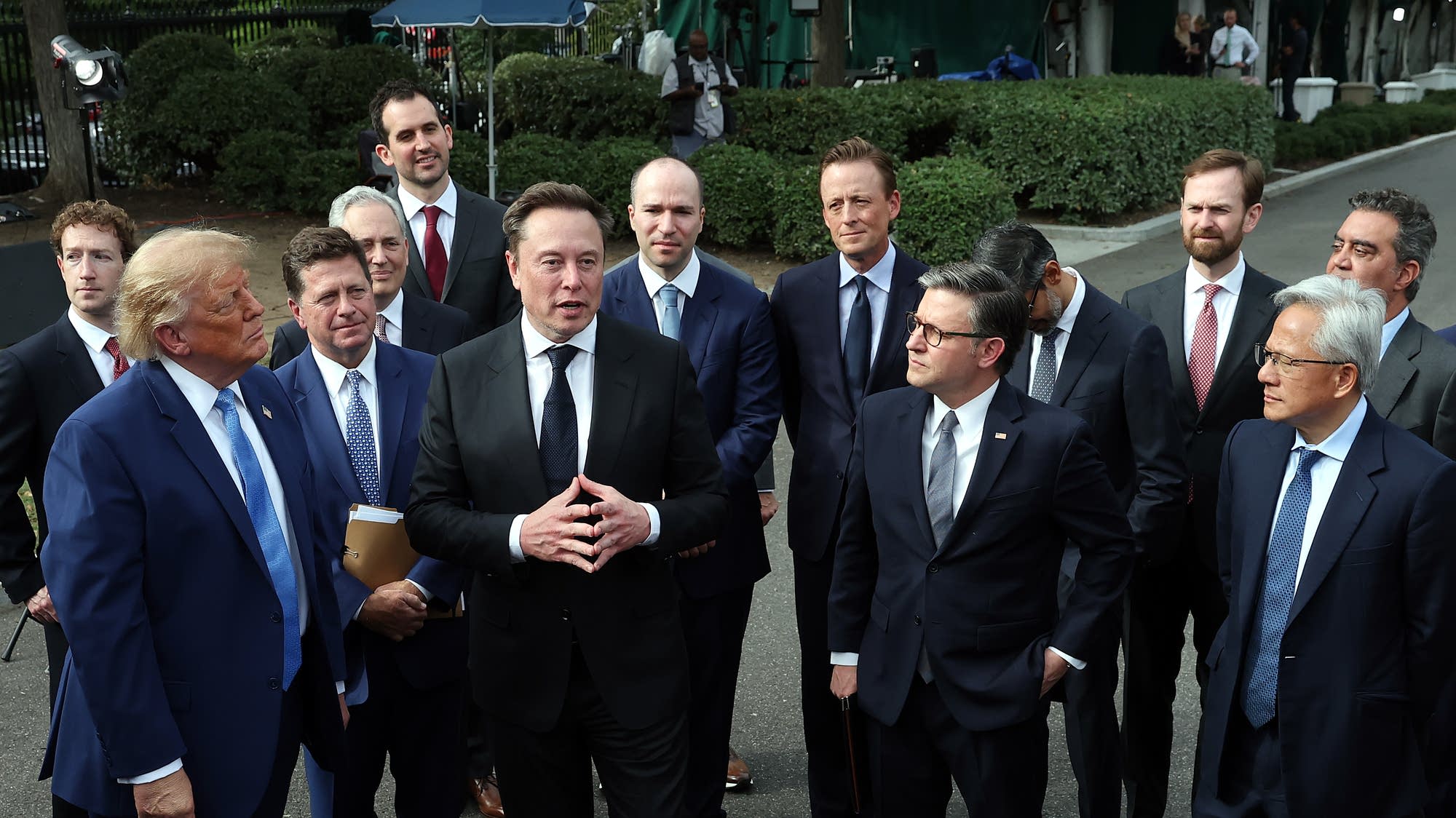 Musk becomes biggest known donor in midterm contests