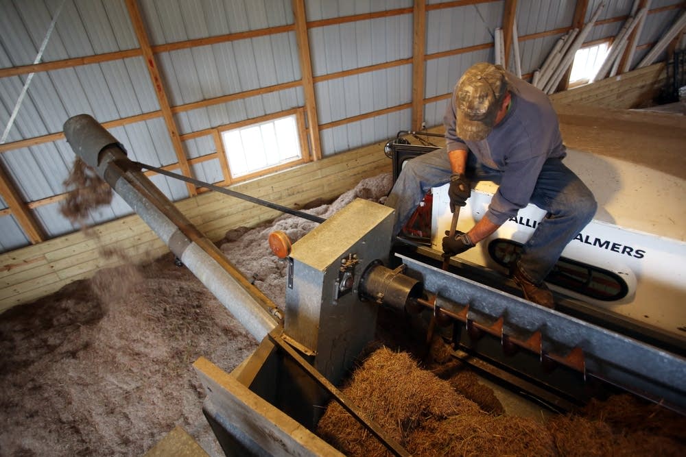 Emptying the combine