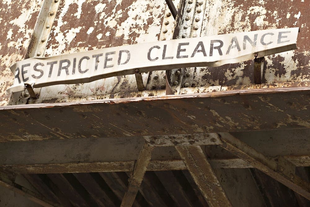 A damaged clearance sign: Kent, Minn.