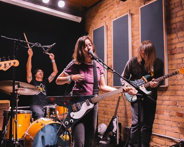 Photos: Ratboys cut loose at Cloudland