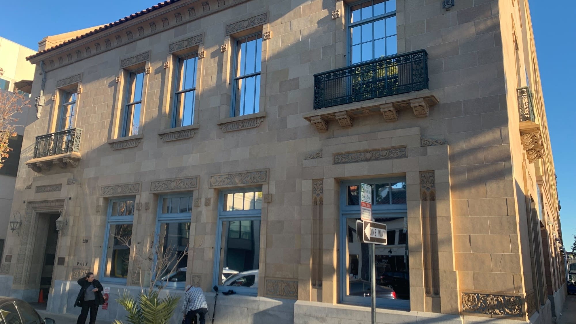 A historic home tour of the virtual world