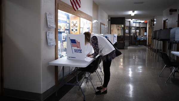 AI, labor unions, and the midterm elections