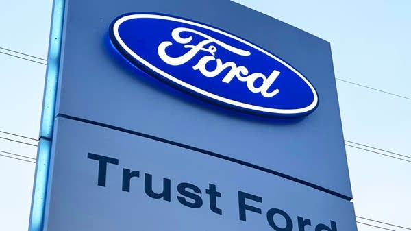 Ford and GM get FDIC approval to open their own banks