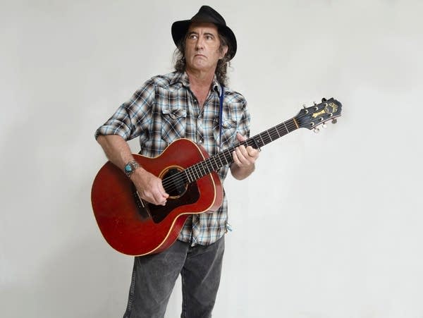 Singer-songwriter James McMurtry