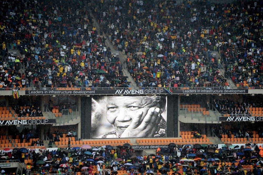 Crowds gather for Mandela
