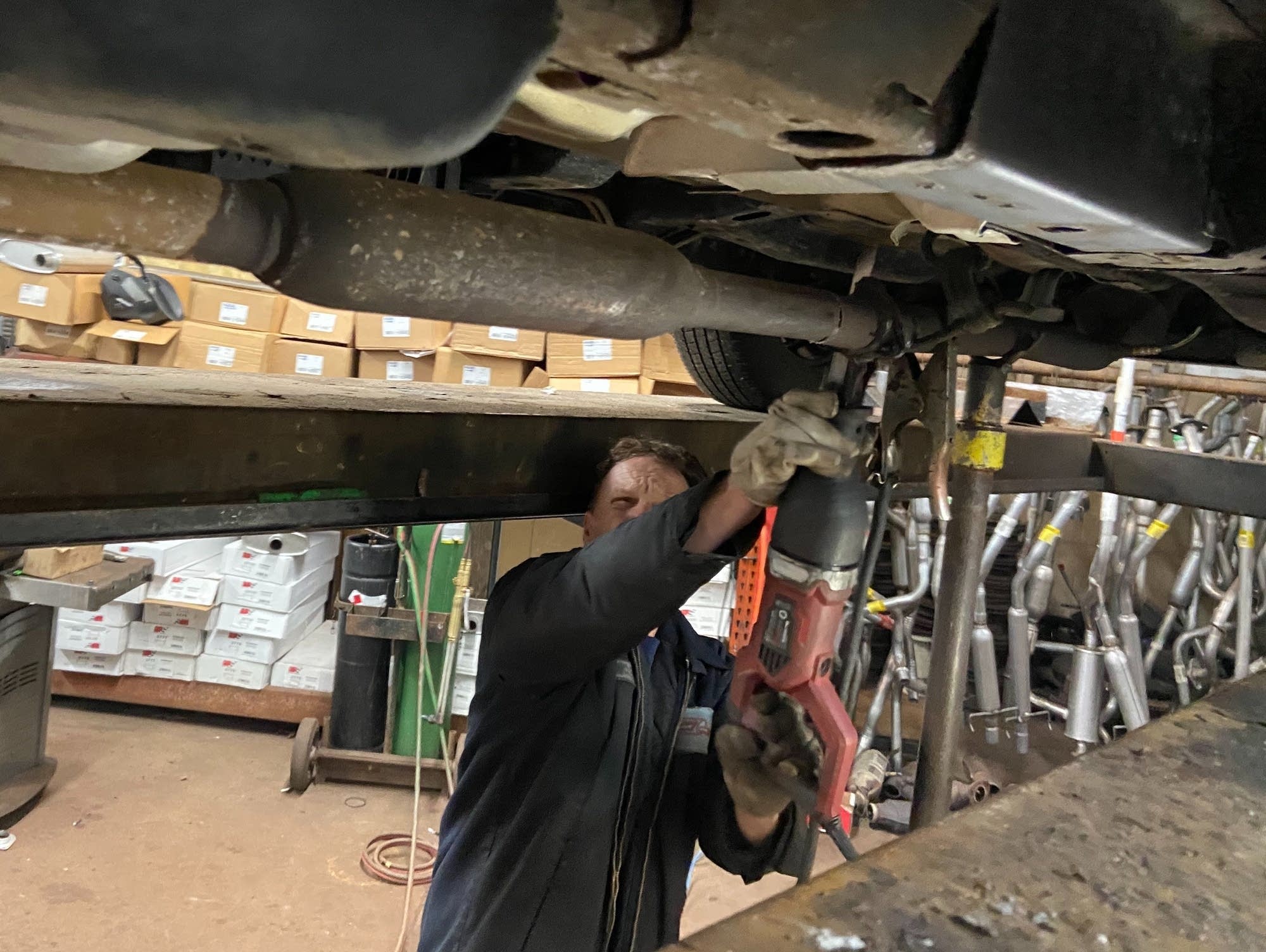 Drivers beware Catalytic converters thieves active in Twin Cities