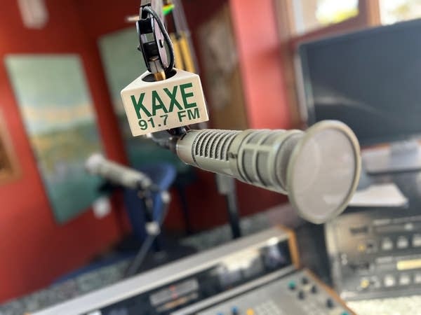 20260714-KAXE-studio-mic