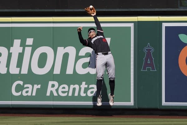 Neto and Trout lead Angels to 4-3 win over Twins