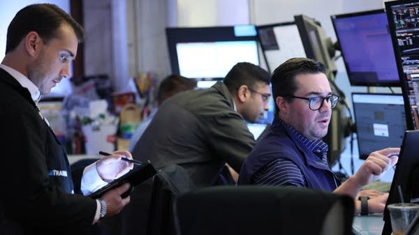 Short-term corporate borrowing climbs