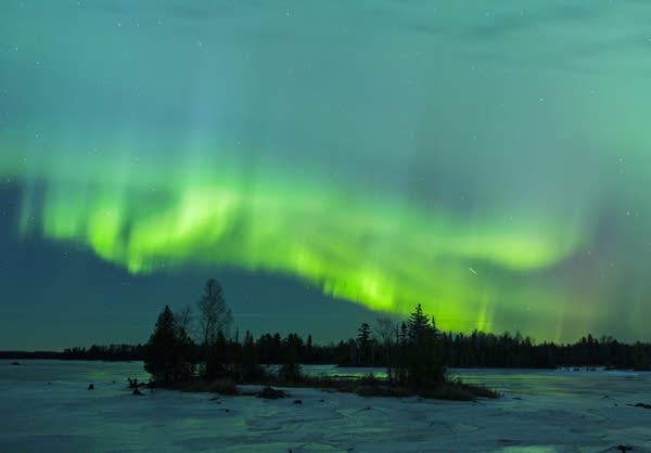 Video And Photos: Stunning Aurora Borealis Lights Up Duluth Skies | MPR ...