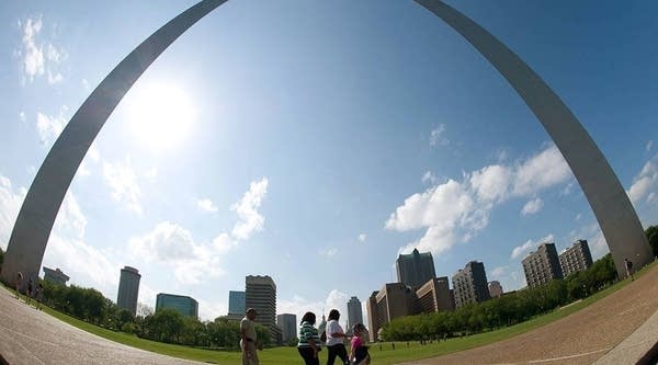 08/28/2017: St. Louis is shrinking its minimum wage