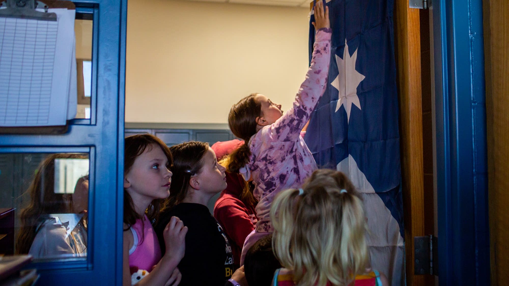 Minnesota's new state flag faces the toughest critic: Fourth graders - Vimarsana News