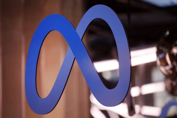 Virality, algorithms and echo chambers: Can adjusting the feed diminish division online?